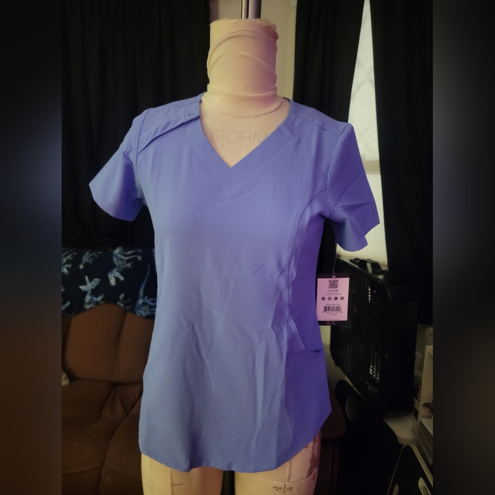 Wonderwink Renew scrub top